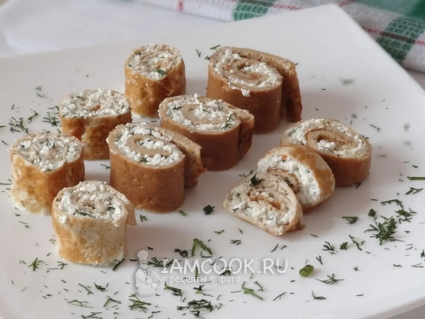 Egg pancakes with cottage cheese and greens recipe
