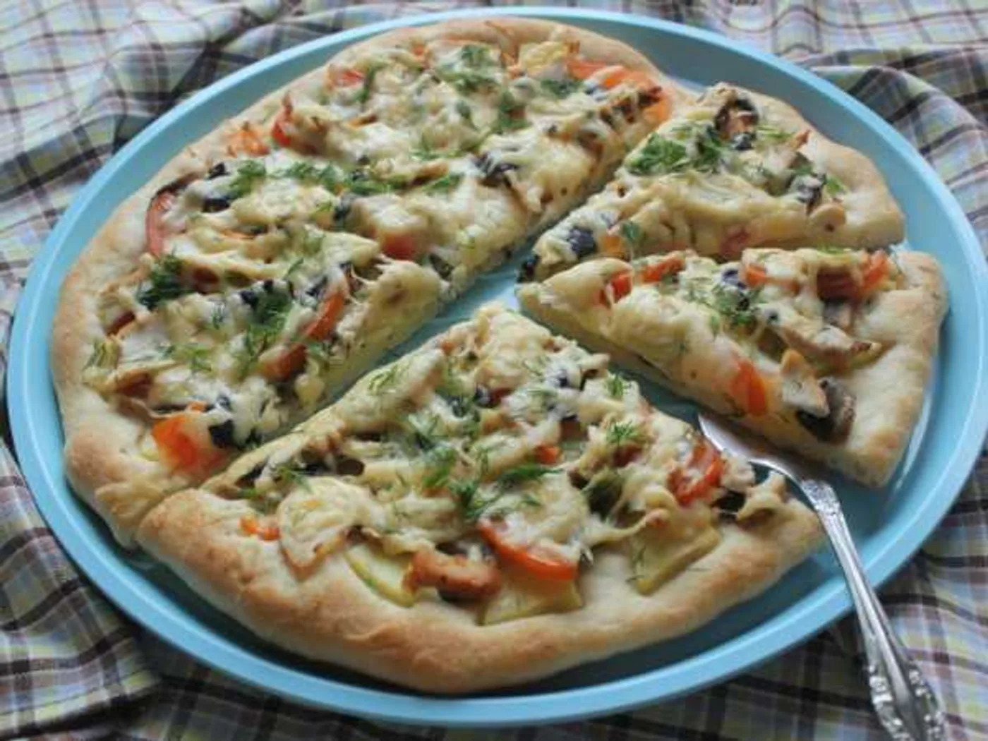 Hawaiian pizza with chicken and pineapples recipe