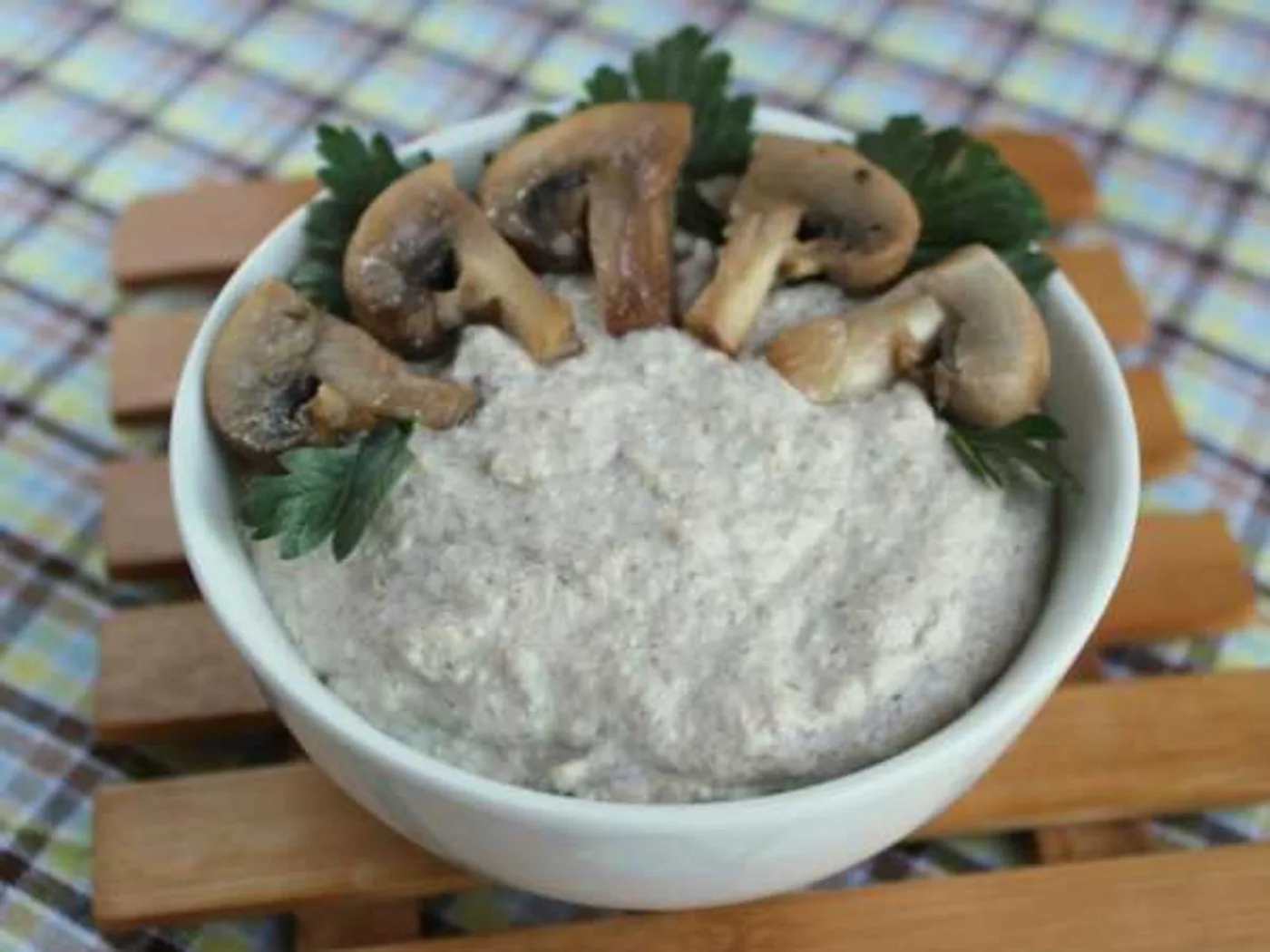 Paste made of champignons and cottage cheese recipe