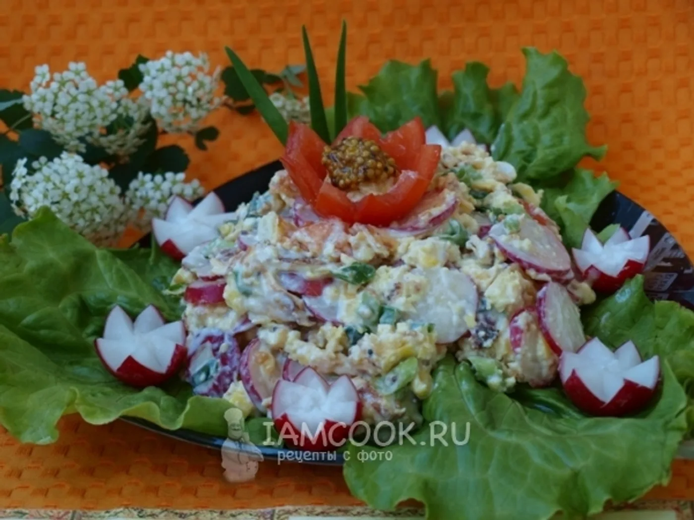 Radish salad and cheese-omelet tomato recipe