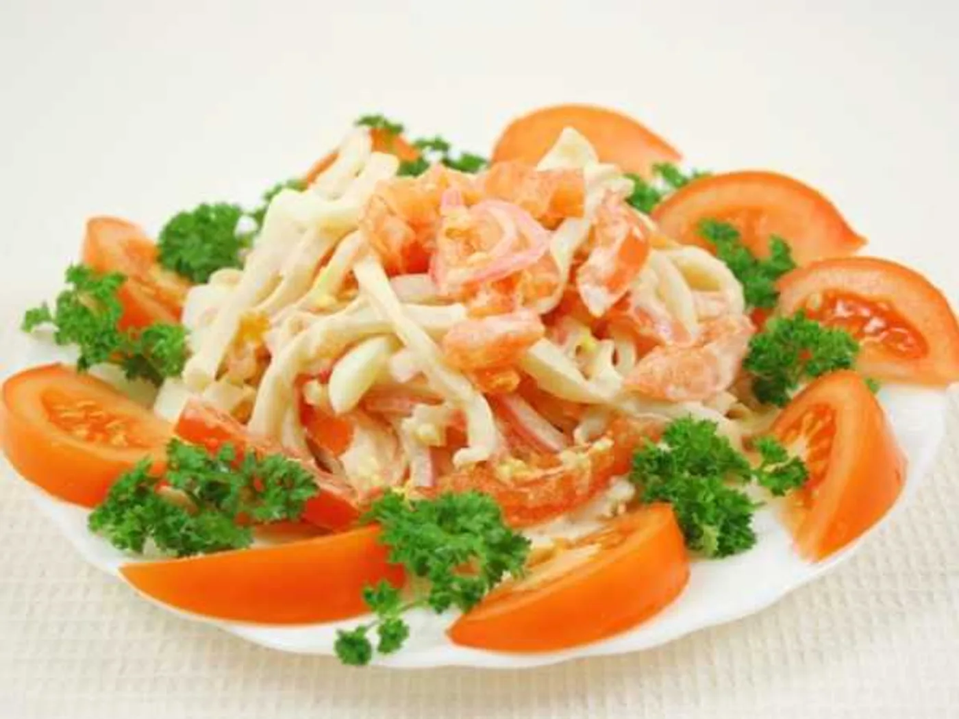 Squid salad with tomatoes recipe