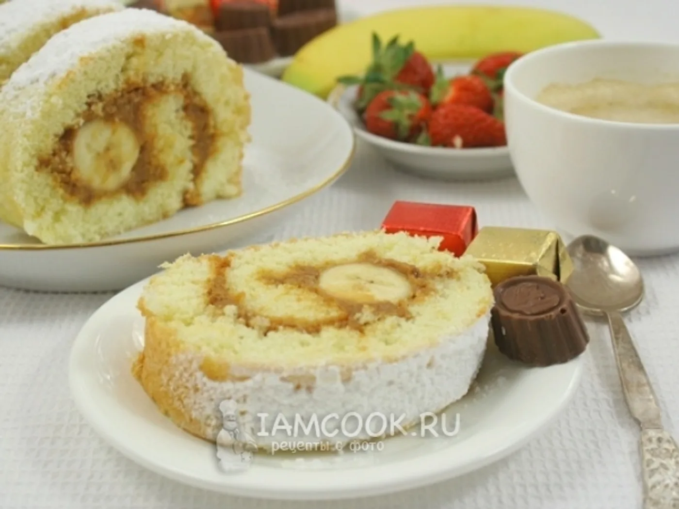 Banana and condensed milk Swiss roll recipe