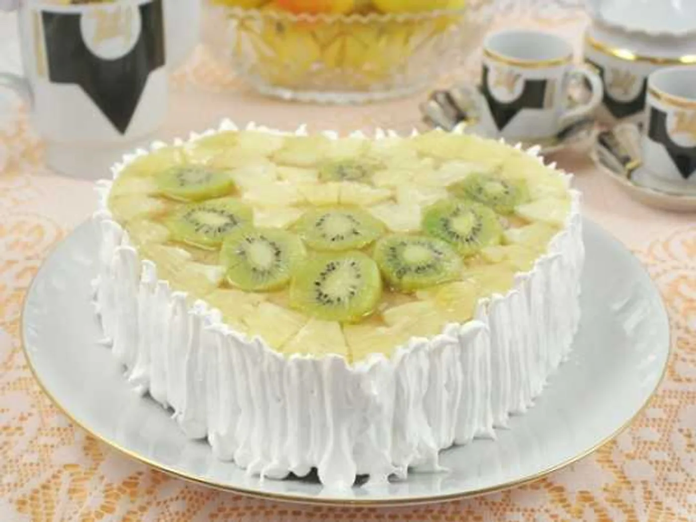 Biscuit cake with fruit, jelly and yogurt recipe