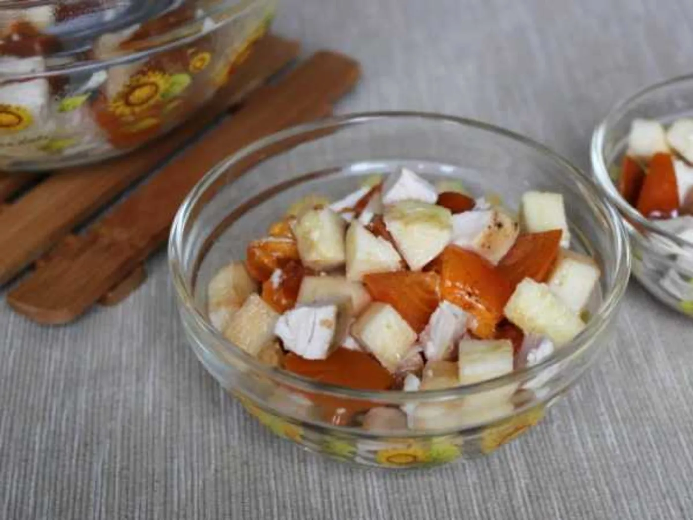 Chicken salad with persimmon and apples recipe