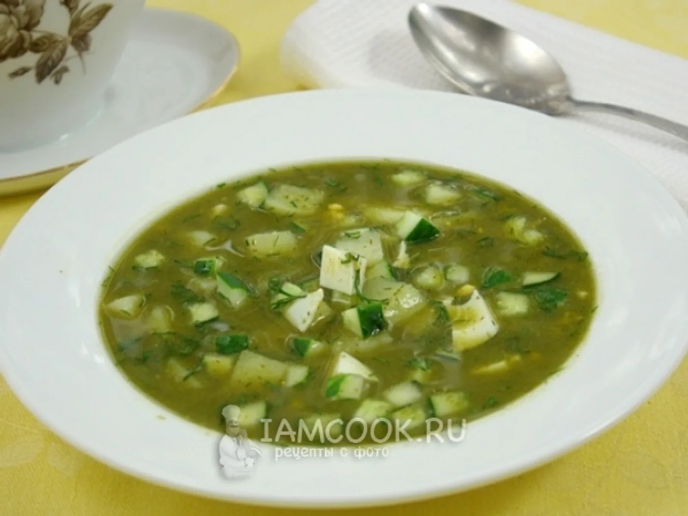Cold green borscht with cucumbers recipe
