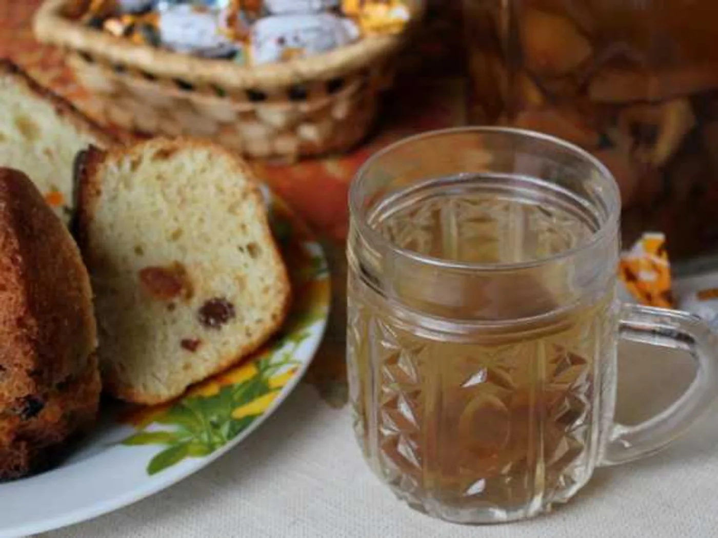 Compote of dried apples with thyme recipe