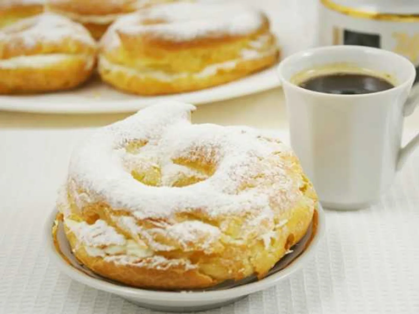Custard rings with curd cream recipe