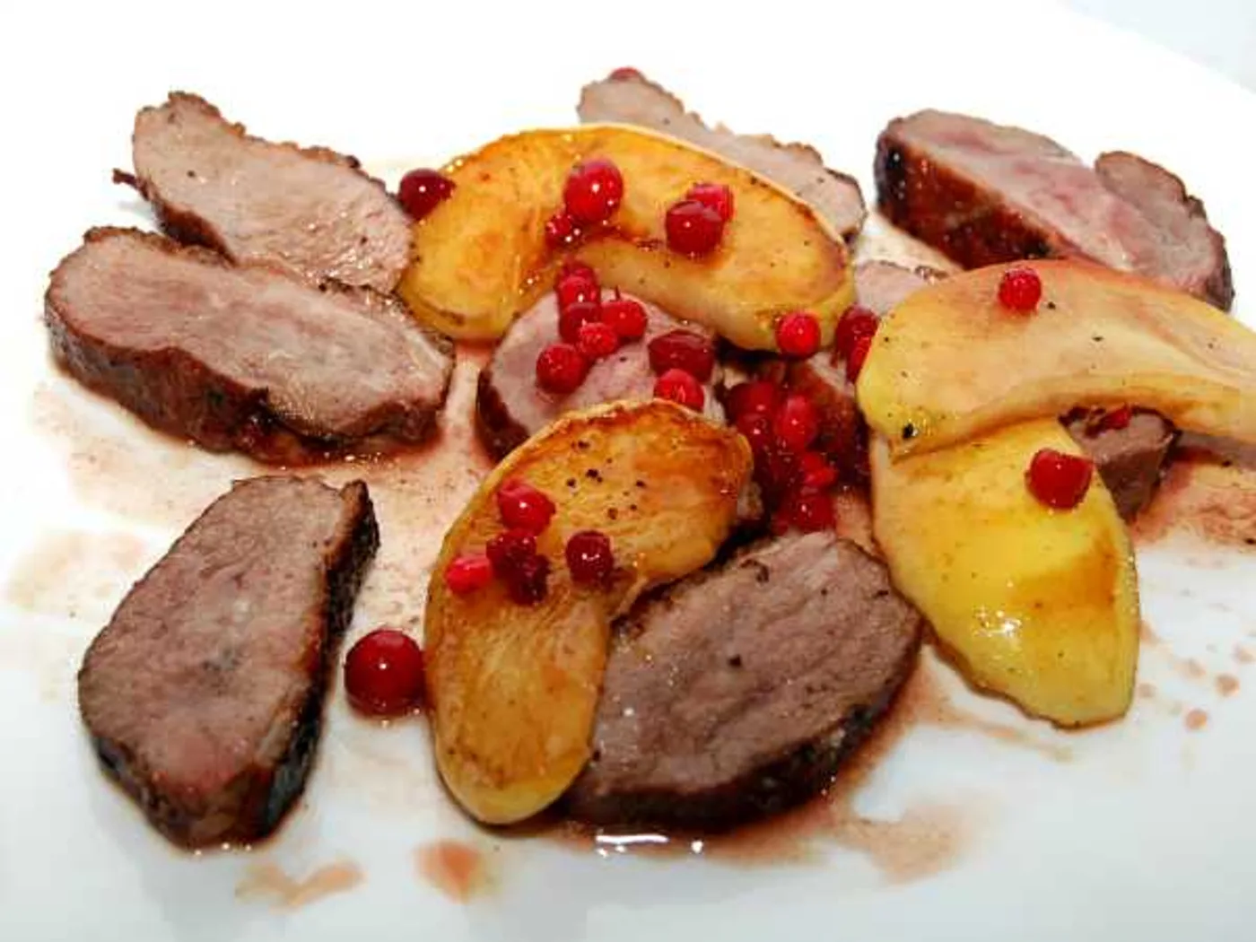 Duck breast with apples and lingonberries recipe