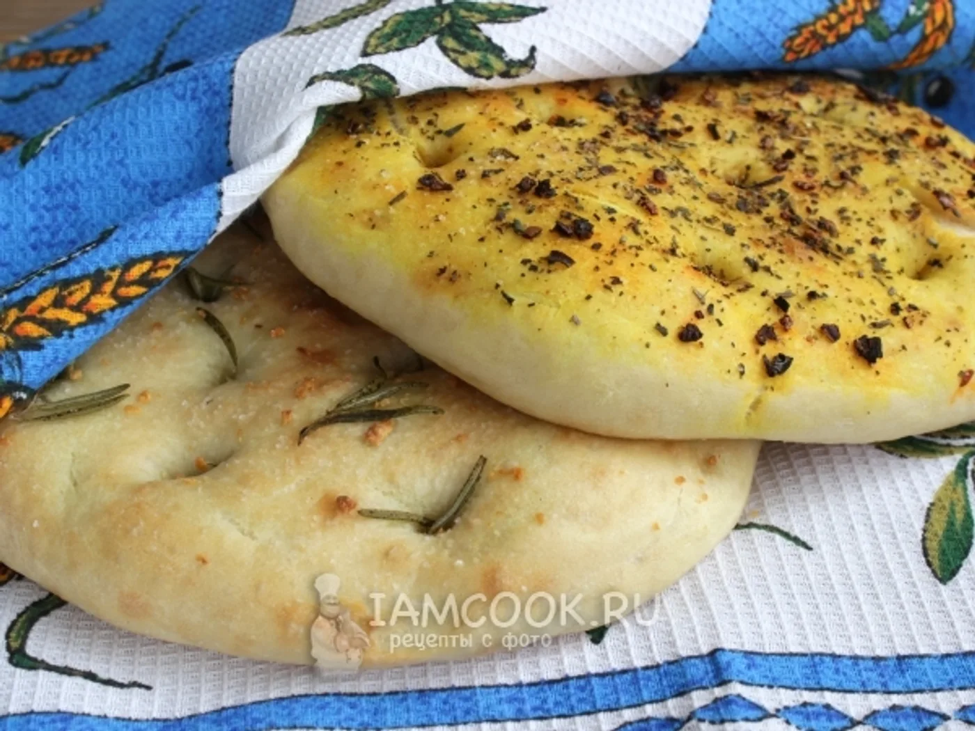 Focaccia thin with fragrant herbs recipe