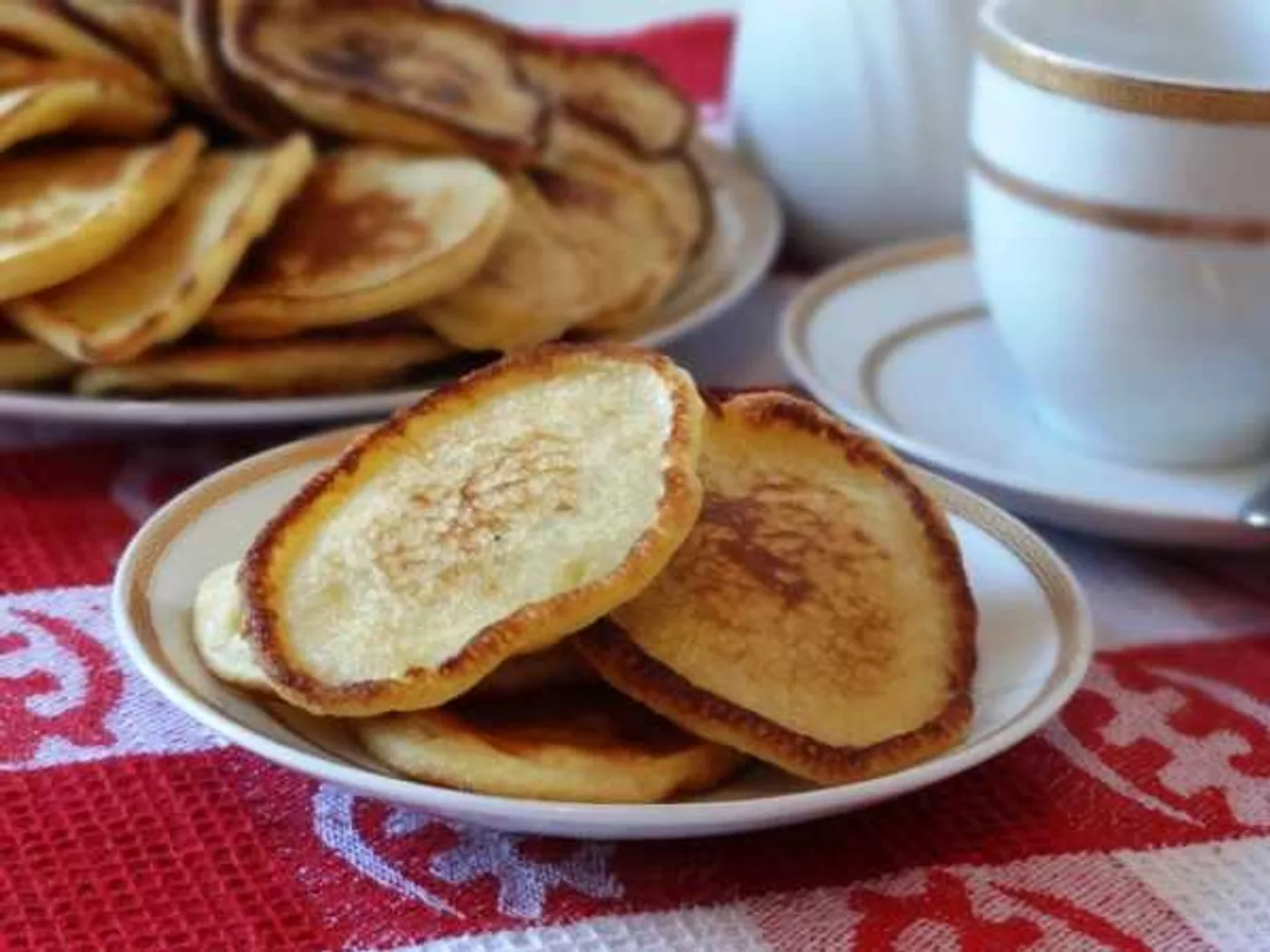 Milk pancakes on yolks recipe