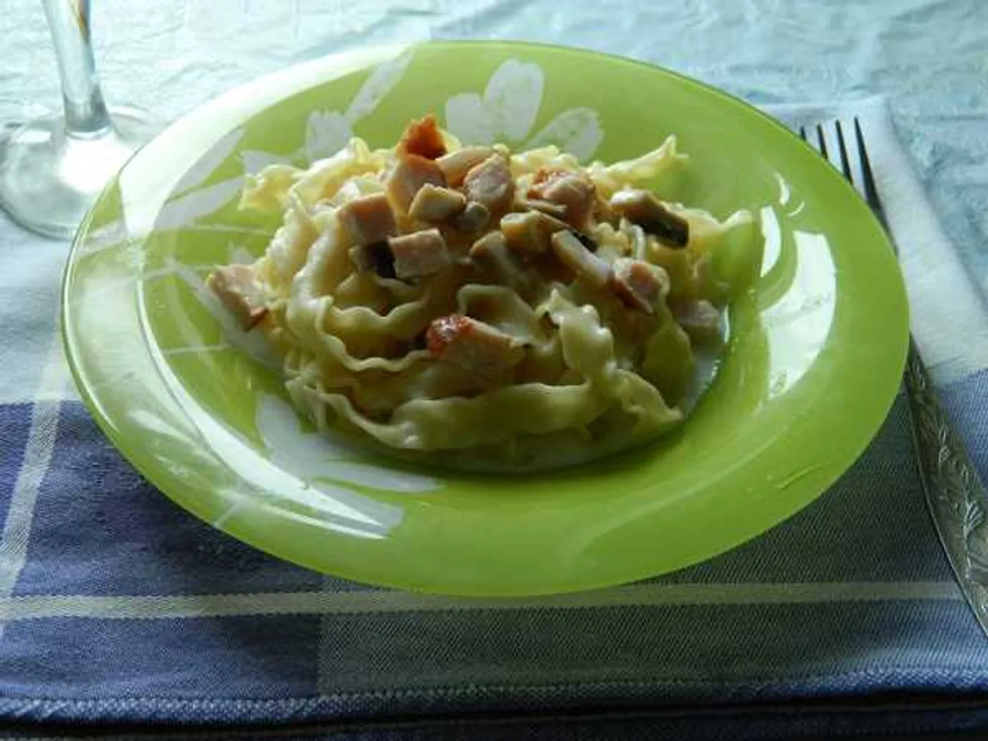 Pasta with mushrooms and smoked meat recipe