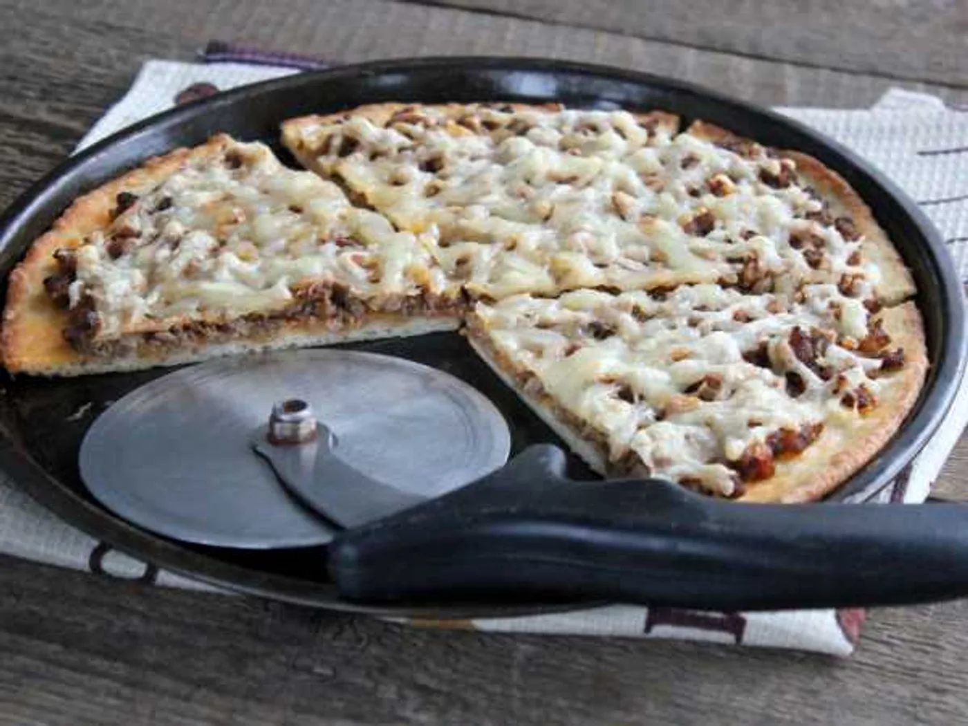 Pizza with minced meat recipe