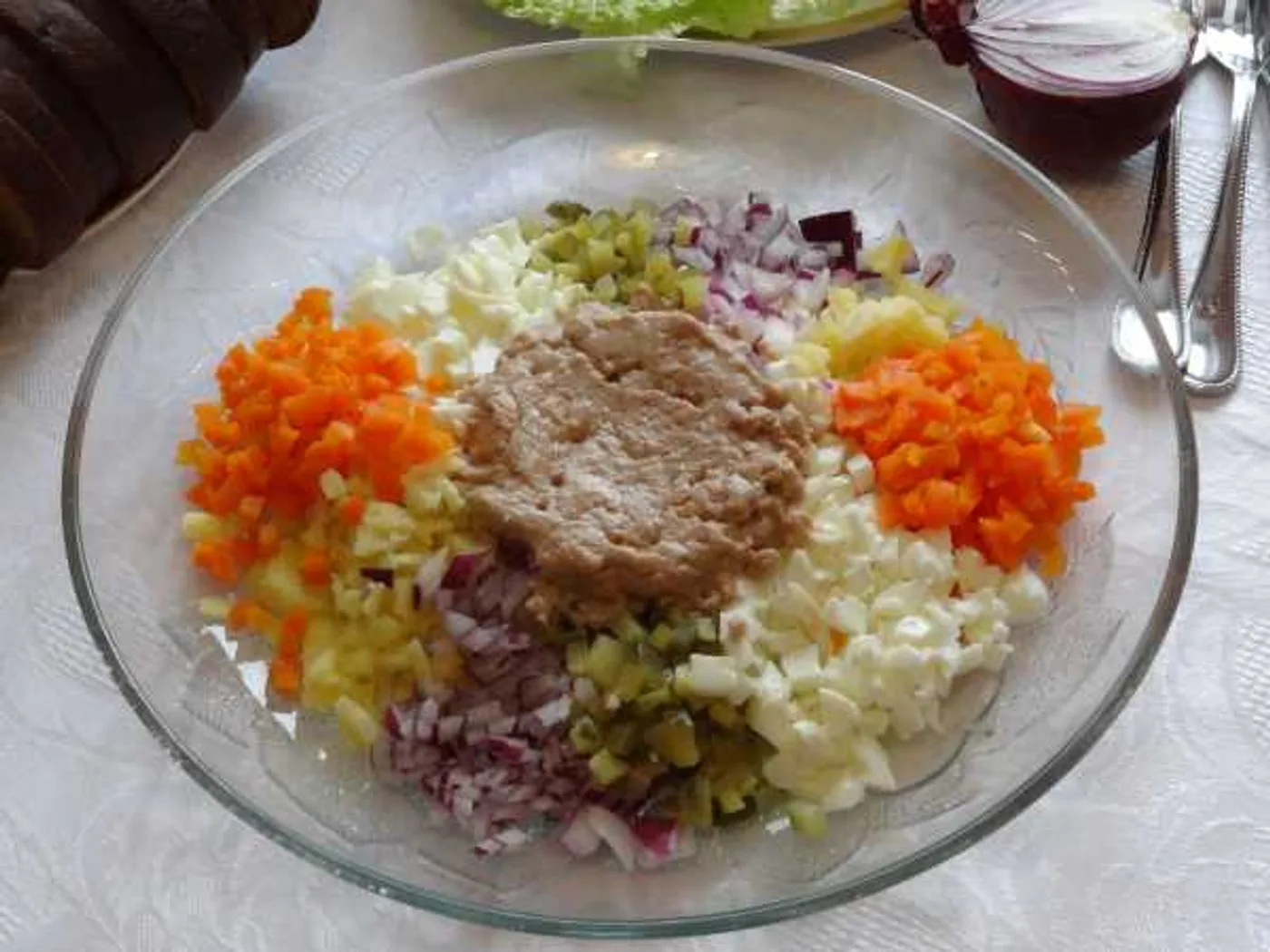 Salad "Far Eastern" with cod liver recipe