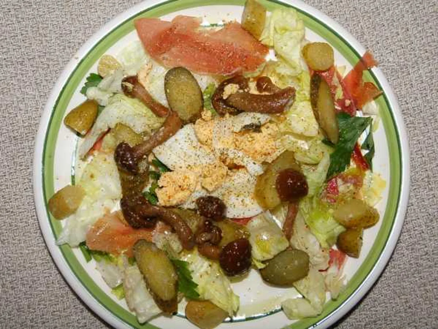 Salad with ham, mushrooms and pickles recipe