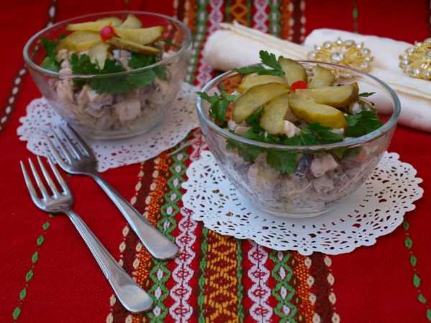 Salad with smoked chicken and mushrooms recipe