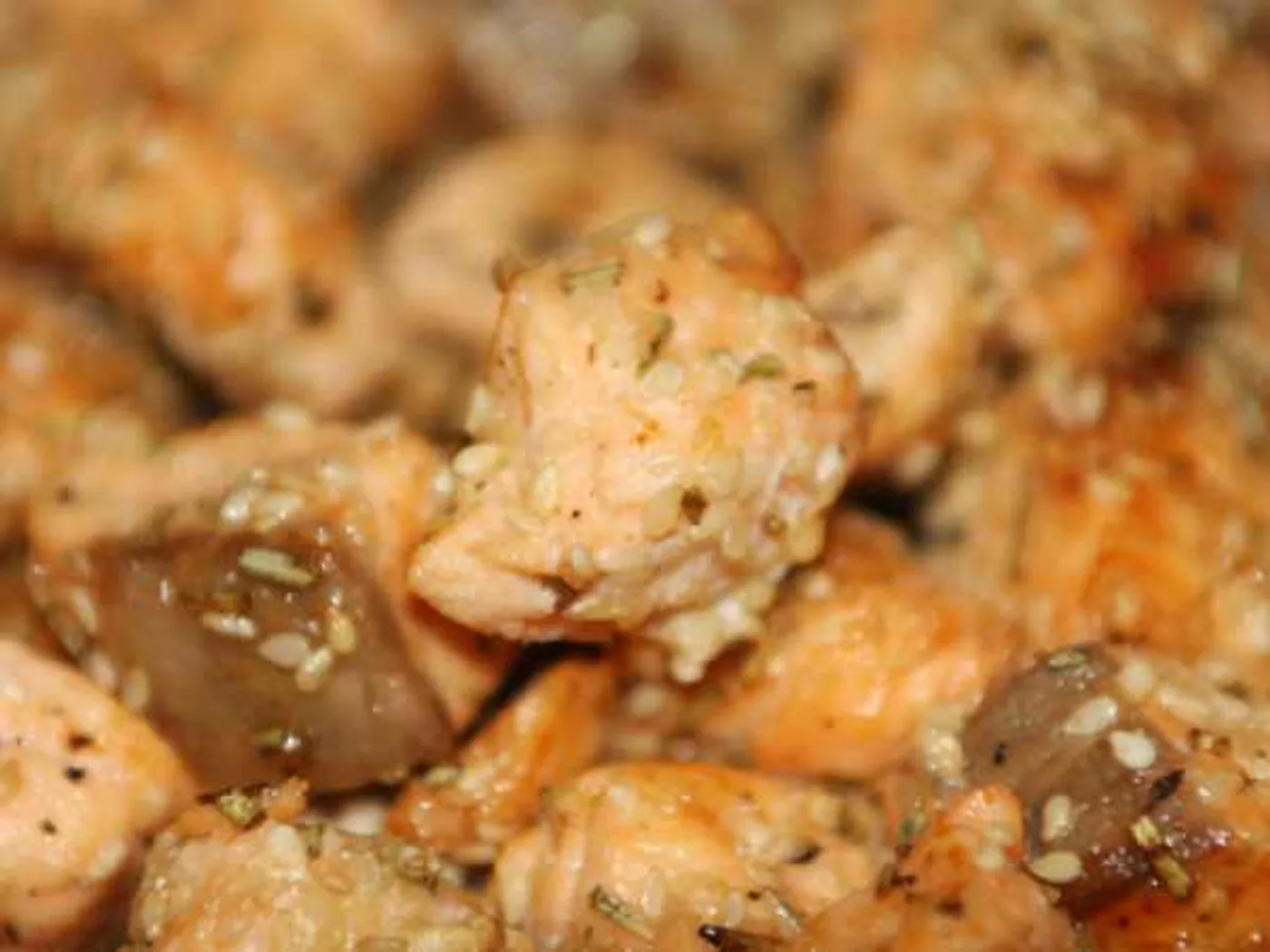 Salmon fried in sesame in pieces recipe