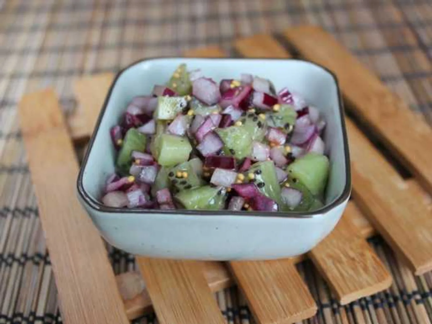 Salsa sauce with kiwi recipe
