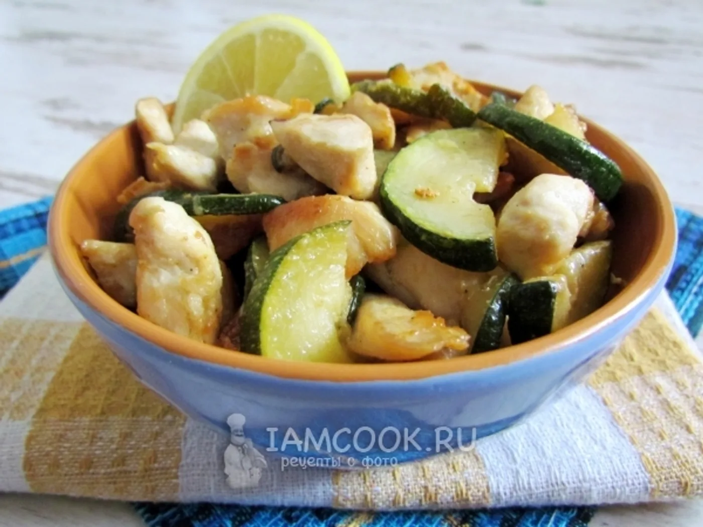 Warm salad with zucchini zucchini zucchini zucchini and chicken breast recipe